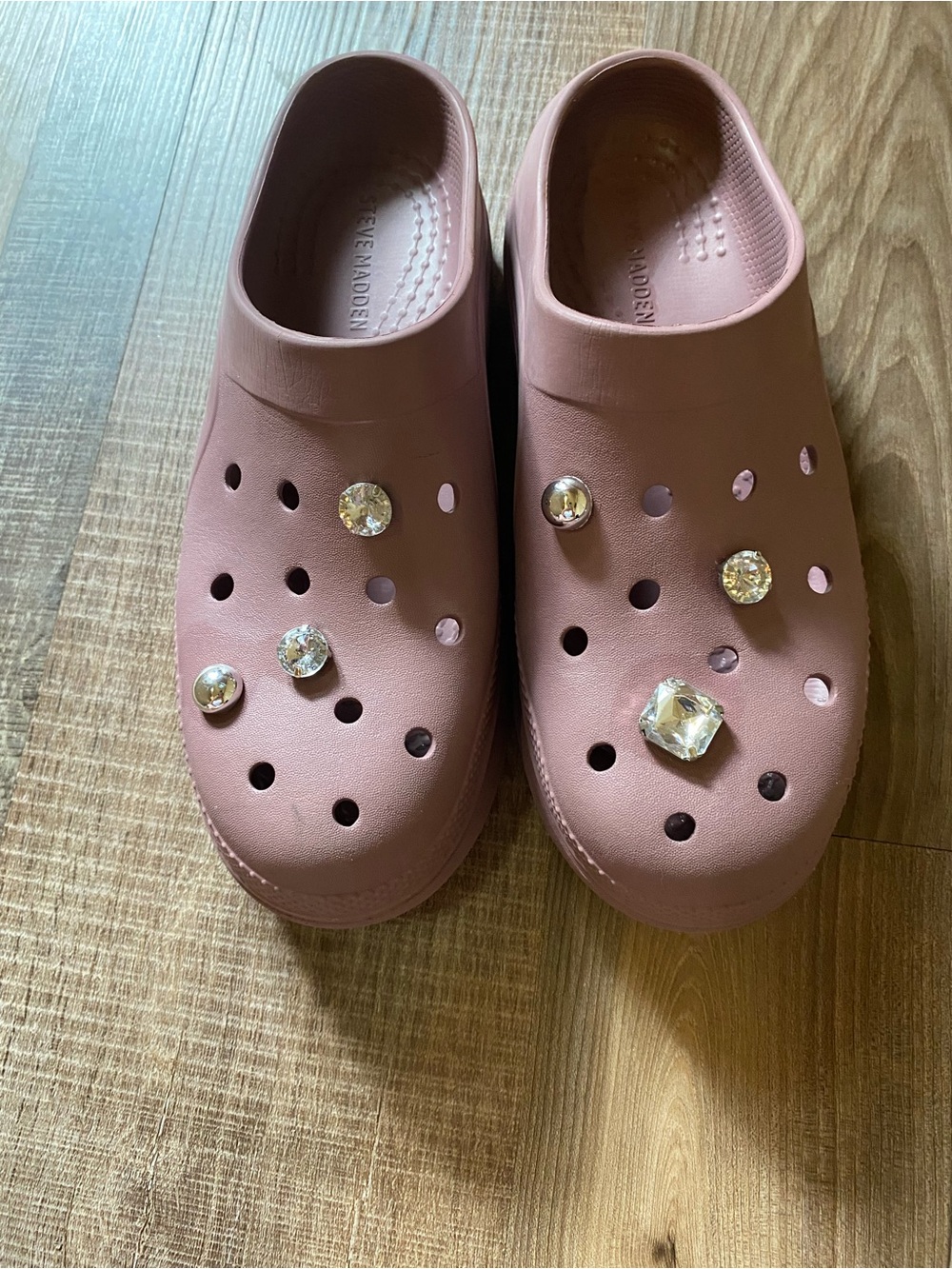 Steve Madden Mauve Clog Mules with Gem Embellishments - Picture 2 of 6